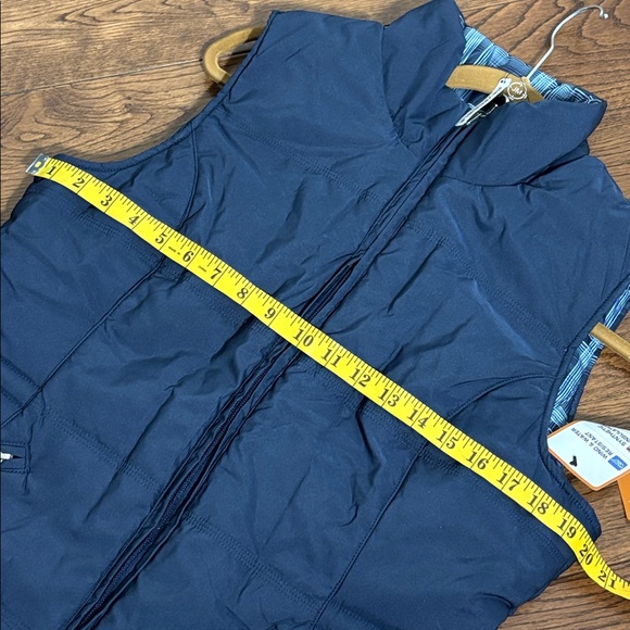 NEW ARIAT Reversible Navy Blue Quilted Hatton Vest Size M Wind Water Resistant - Picture 3 of 12